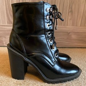 Forever 21 Womens black patent ankle boots